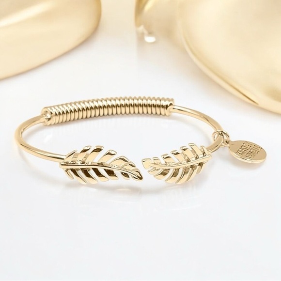 Kinsley Armelle Jewelry - Kinsley Armelle Laurel Leaf Bracelet